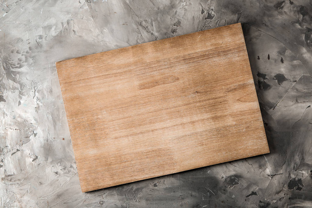 Panneau de cuisine en bois sur fond gris
 - Photo, image