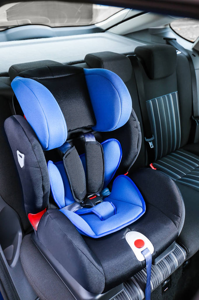Siège de sécurité pour enfant en voiture
 - Photo, image