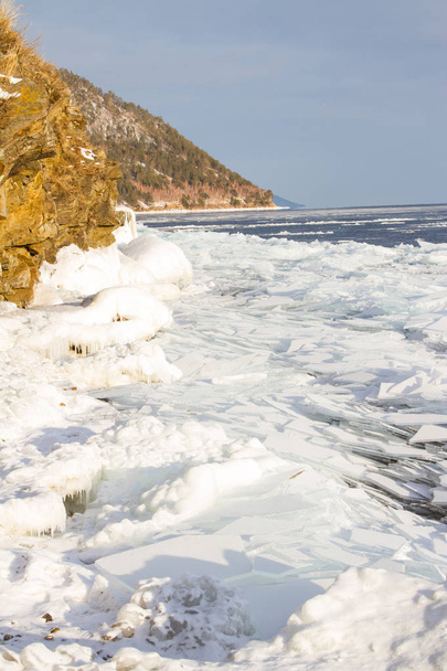 Jég, a Bajkál-tó. Január hónapban - Fotó, kép