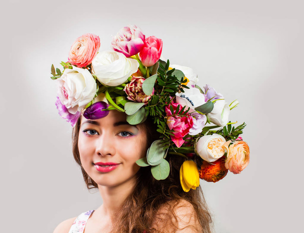 Beautiful Lady with Blooming flowers on her head - Φωτογραφία, εικόνα