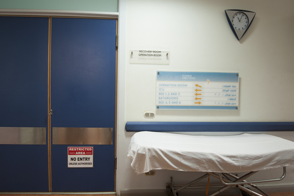 lékařský vozík mimo operační sál - Fotografie, Obrázek