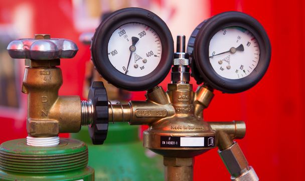 Dos manómetros de gas
 - Foto, imagen