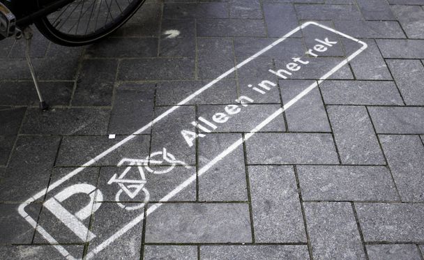 Парковка для велосипедов в Амстердаме, транспорт для людей, спорт и здоровье
 - Фото, изображение