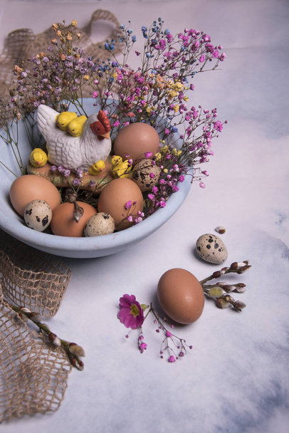 Happy Easter card template with eggs in dish, fresh flowers and toy chicken  - Fotoğraf, Görsel