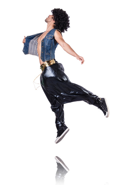 Bailarina de rap en pantalones anchos en blanco
 - Foto, Imagen