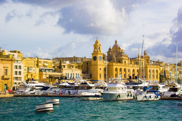 Barcos en Malta
 - Foto, Imagen
