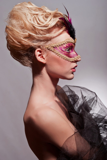Belle femme en masque vénitien
 - Photo, image