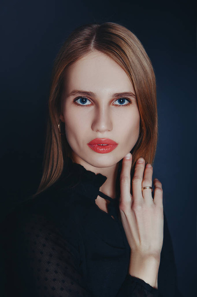 Close-up portrait of brunette woman - Fotografie, Obrázek