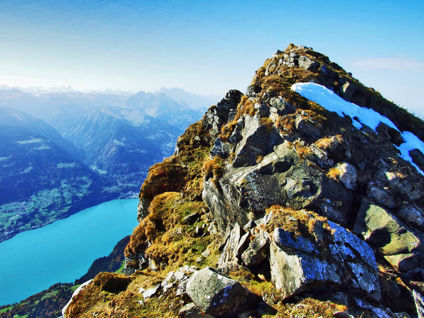 Zapierające dech w piersiach widok z góry Brisi w Churfirsten łańcuch górski - kantonu St. Gallen, Szwajcaria - Zdjęcie, obraz