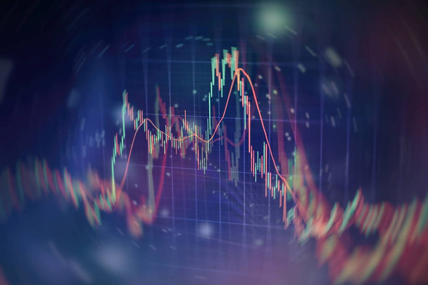 финансовая диаграмма подсвечника с линейным графиком и номерами акций на градиентно-синем фоне
 - Фото, изображение