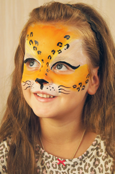 Дівчина з мистецтвом обличчя леопарда
 - Фото, зображення