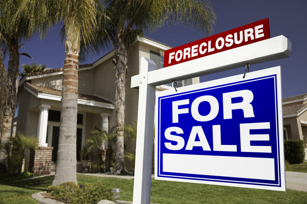 Foreclosure Satılık Emlak işareti - Fotoğraf, Görsel
