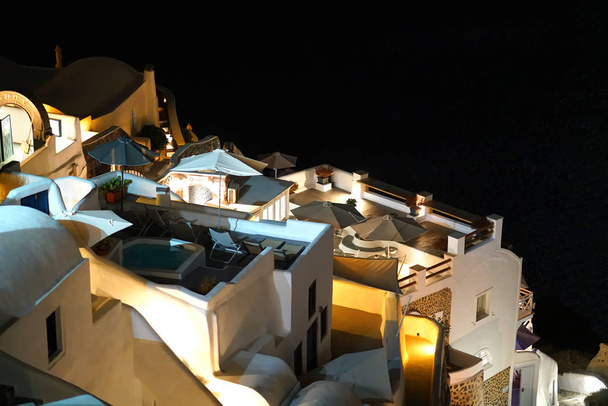Ночной вид города Оя на острове Санторини в Греции
 - Фото, изображение
