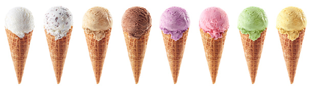 Ensemble de différentes boules de crème glacée dans des cônes de gaufres isolés sur fond blanc
 - Photo, image