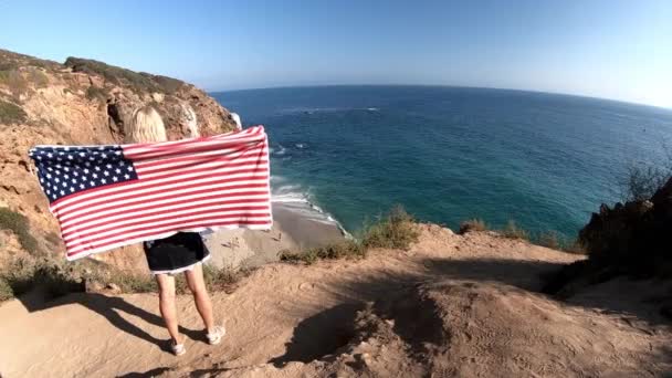 カリフォルニア旅行の愛国的なフラグ - 映像、動画