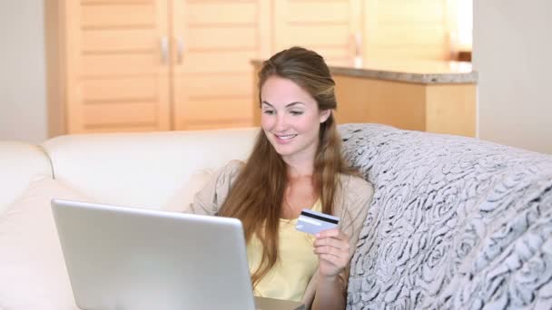 A woman buying online - Video, Çekim