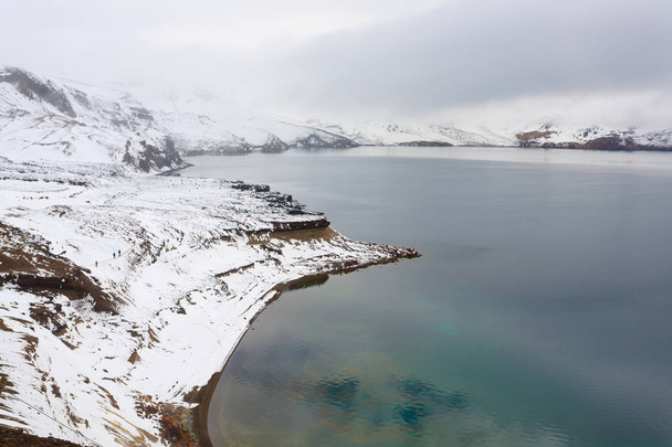 Oskjuvatn See in Askja, Island. Das zentrale Hochland Islands ist ein Wahrzeichen. Vulkanische Sicht - Foto, Bild