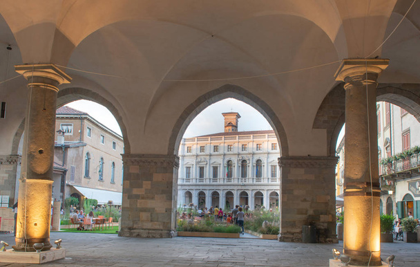 Bergamo 7 settembre 2018: Bergamo Città Vecchia in una città alta trasformata in un giardino botanico per i padroni del paesaggio
 - Foto, immagini