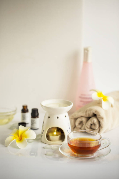 Centro benessere aromaterapia terapia trattamenti di bellezza oggetti tavolo
. - Foto, immagini