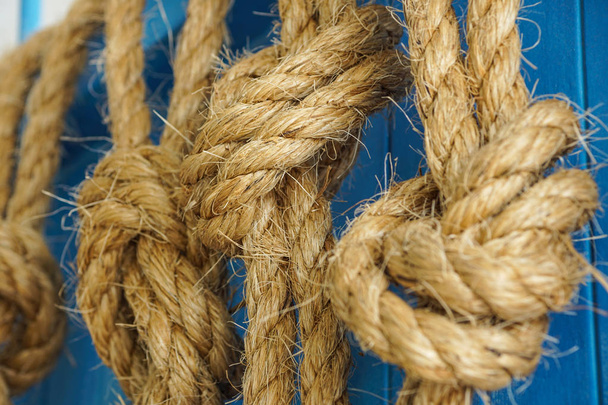 Una corda navale su un molo, nelle Isole Canarie, Spagna - Foto, immagini