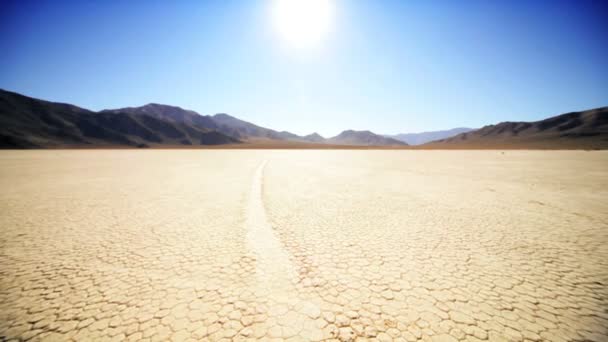 Death Valley Purjehduskivet
 - Materiaali, video