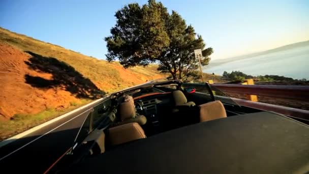 wakacje jazdy nawijania autostrady przybrzeżnych - Materiał filmowy, wideo