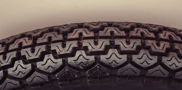 Линии колеса резиновые автомобиль, механик и транспортные средства
 - Фото, изображение