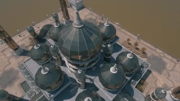結晶モスクまたはマスジッド クリスタル Wan 男、トレンガヌ, マレーシアのモスクであります。スチール、ガラス、結晶の壮大な構造、モスクにある島でイスラム遺産公園. - 映像、動画