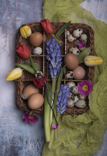 Happy Easter card template with fresh flowers and eggs - Photo, Image