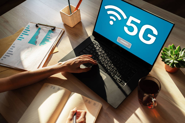 5g Conexión rápida a Internet móvil, comunicación de generación Ne y concepto de tecnología moderna. - Foto, Imagen