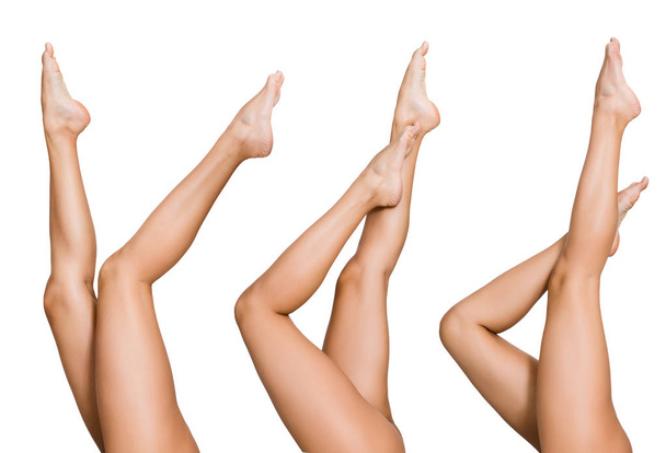 Meztelen nő pózol a gyönyörű lábai - Fotó, kép