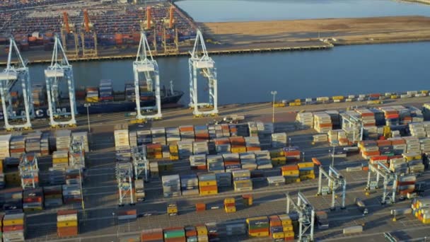 Vista aerea della nave container commerciale, USA
 - Filmati, video