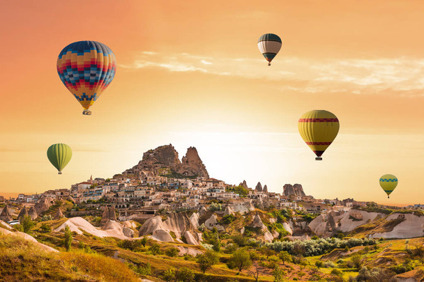 Colorful hot air balloons over valley Cappadocia - Foto, Imagem