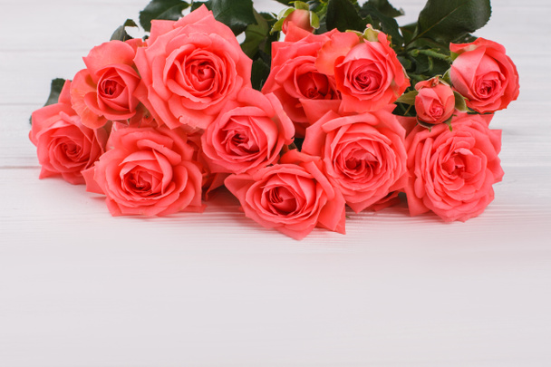 Super bright colorées de fleurs en forme de coeur & roses mariage carte de voeux