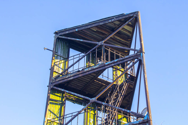 antigua torre de bomberos industrial
 - Foto, imagen