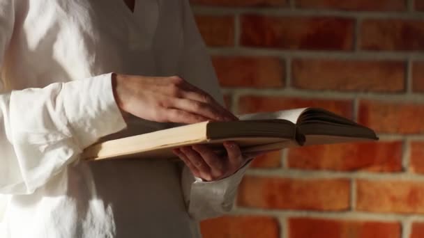 woman reading a book - Footage, Video