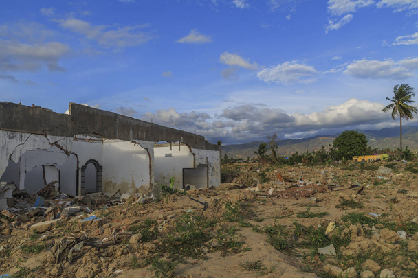 severos daños causados por terremotos y desastres naturales de licuefacción en la aldea de Petobo, ciudad de Palu, Sulawesi central, indonesia
 - Foto, imagen