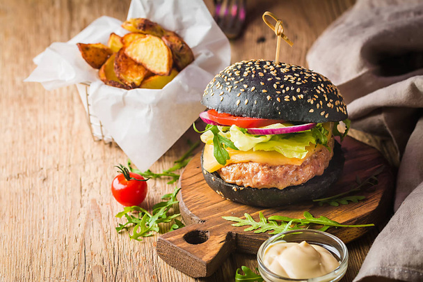 Klasik sığır eti burger - Fotoğraf, Görsel