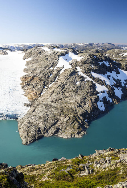 Montanhas no sul da Noruega em um dia ensolarado
. - Foto, Imagem