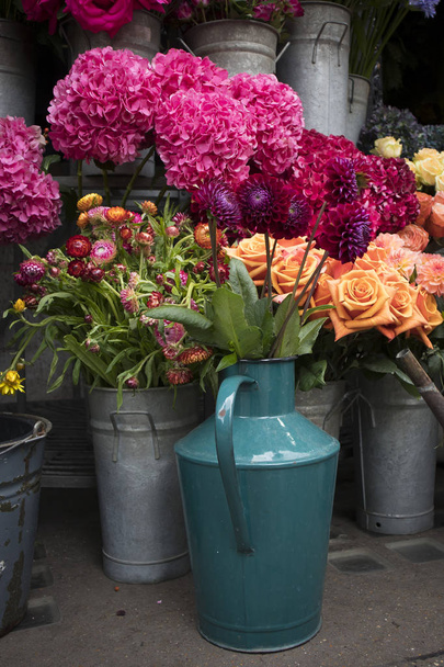 The colorful variety of flowers sold in the market in London. - 写真・画像