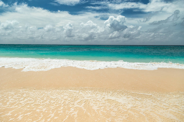 Beautiful Puka beach and blue sky at Boracay Island, Philippines. - Foto, Bild