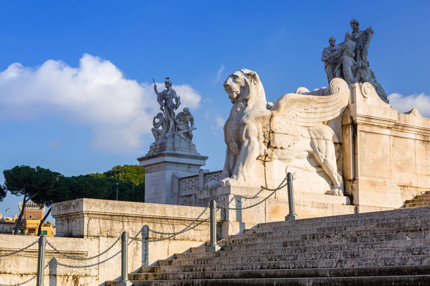 Architecture of the Vittorio Emanuele II Monument in Rome, Italy - Foto, immagini