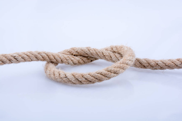 noeud de corde sur fond blanc - Photo, image