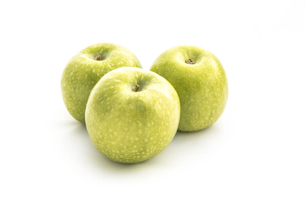 pommes vertes isolées sur fond blanc - Photo, image