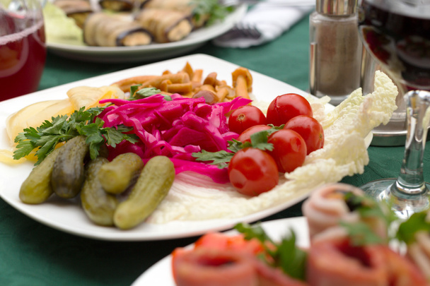 marinated vegetables on a plate - Foto, Bild