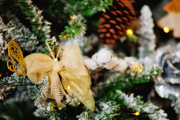 Рождественские шары и конусы
 - Фото, изображение