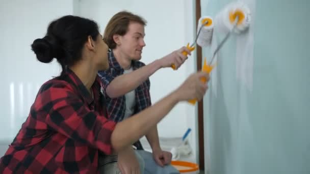 Yapım onarım ve ev makover mutlu DIY çift - Video, Çekim