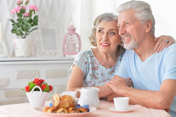 happy Senior couple portrait drinking tea  at home - Foto, Bild