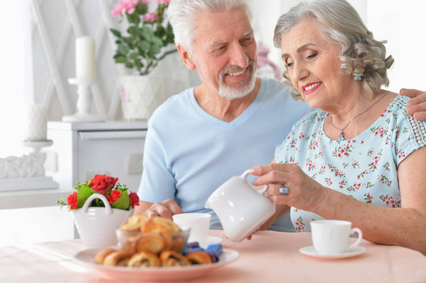 happy Senior couple portrait drinking tea  at home - Zdjęcie, obraz