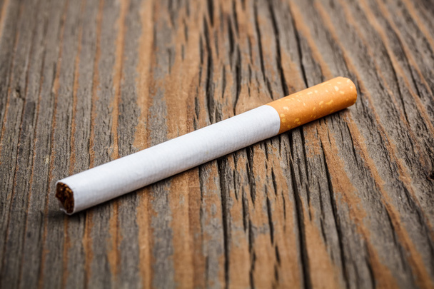 One cigarette - Foto, afbeelding